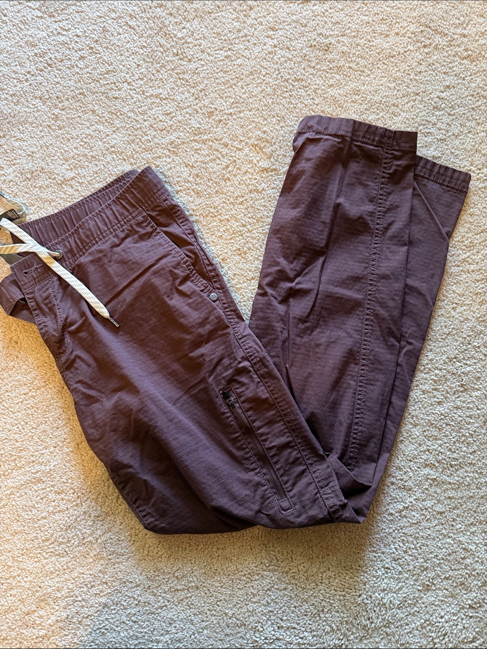 VUORI women’s ripstop pants: brown